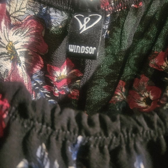 Floral Top by Windsor size M - Picture 2 of 5